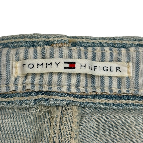 Tommy Hilfiger Light Wash Denim Cropped Jeans Factory Thigh Fade Flag Logo Sz. 8 - Picture 6 of 12